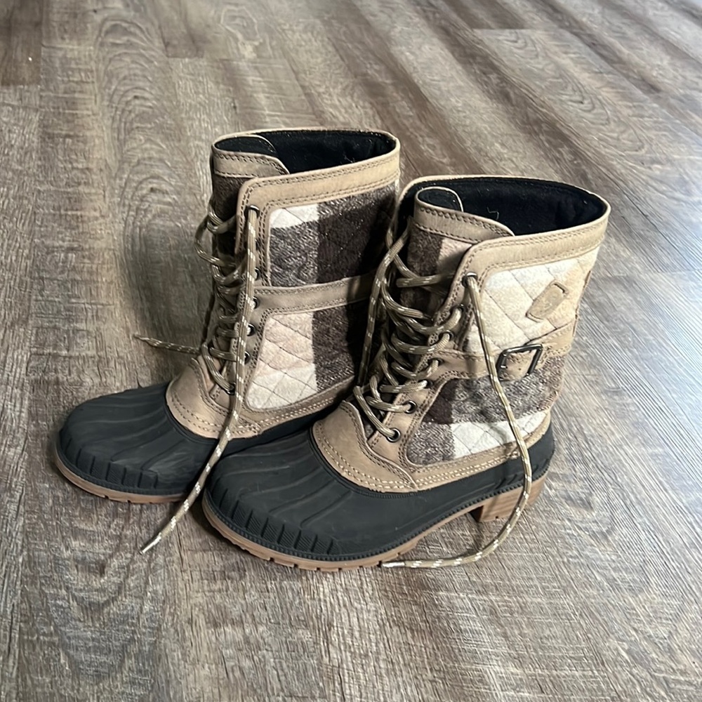 Kimik Women Snow Boots Waterproof Size:8 - Barely Used - Great Condition